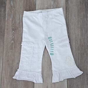 NWT Girl's Naartjie Solid White Capri With Anglaise Lace Size 2T